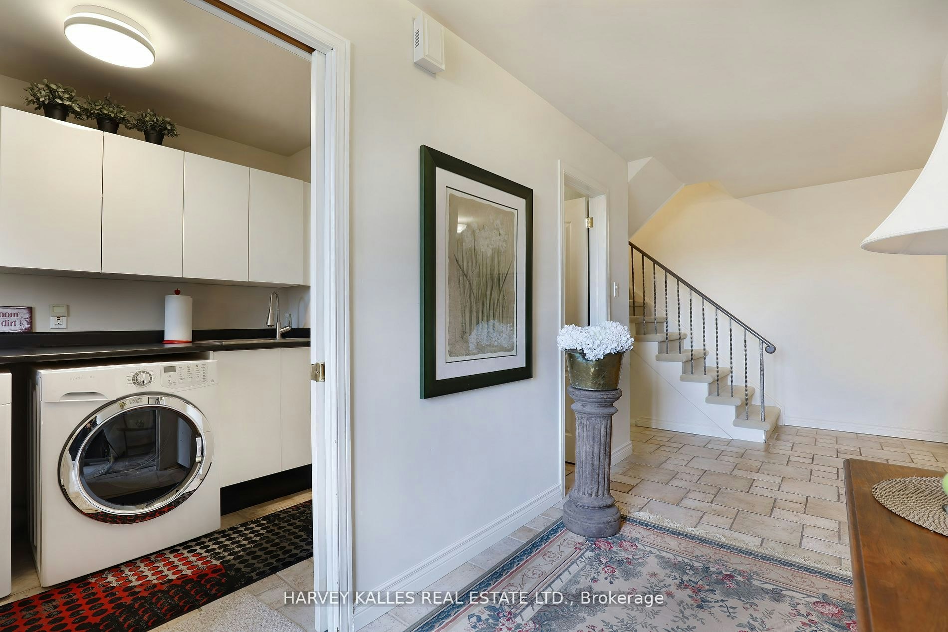 TH16-18 La Rose Avenue, Toronto, ON, M9P 1A5 - 4