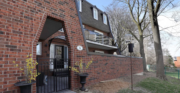 TH16-18 La Rose Avenue, Toronto, ON, M9P 1A5 - 29