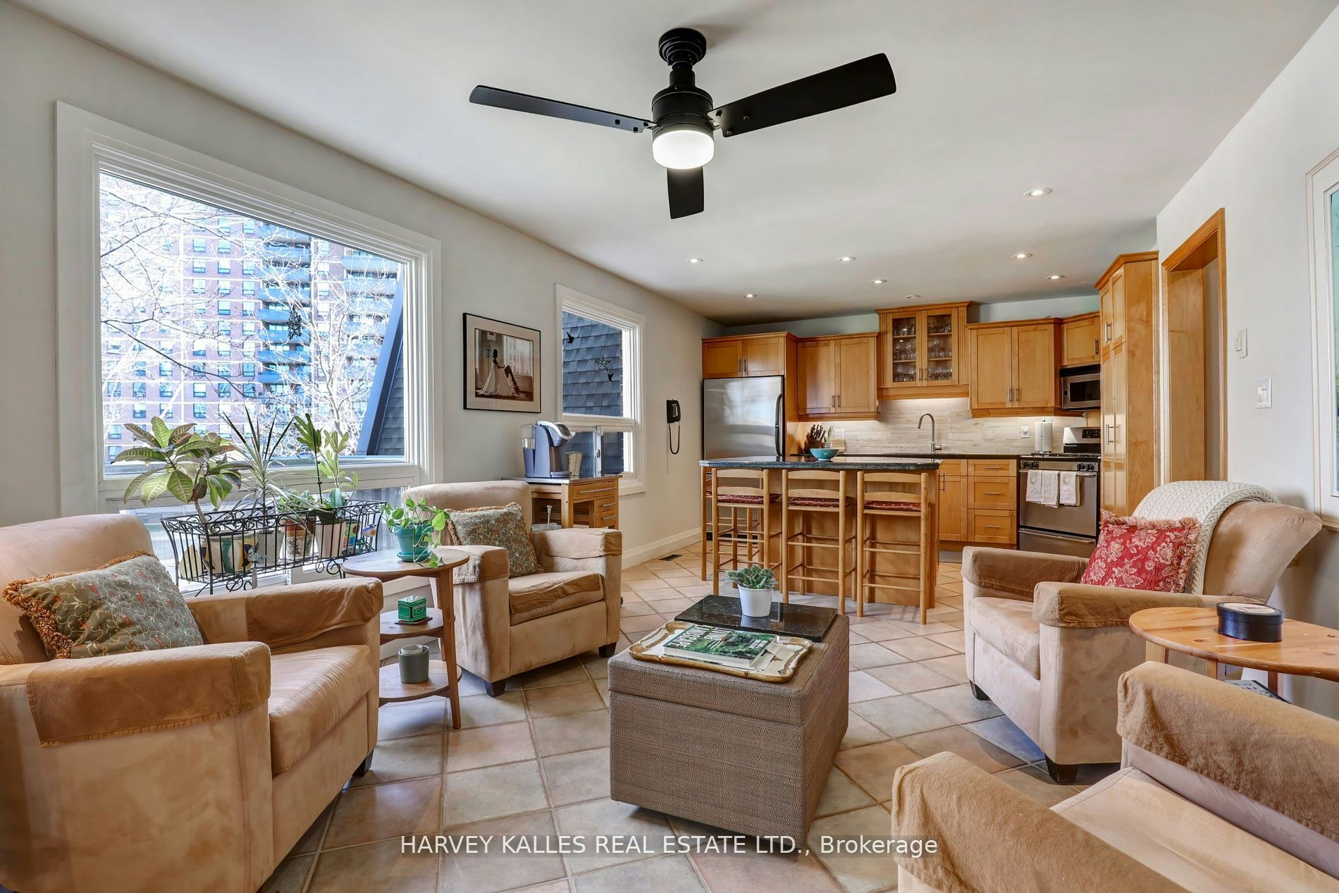 TH16-18 La Rose Avenue, Toronto, ON, M9P 1A5 - 12