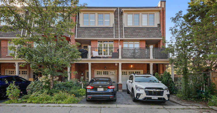 2-95 Kerr Street W, Oakville, ON, L6K 1E1