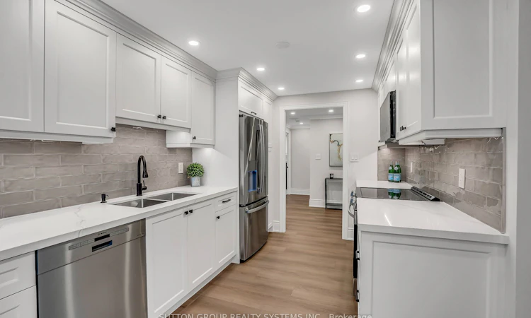 501-2180 Marine Drive