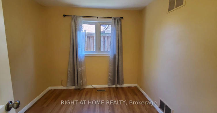2406 Poplar Crescent, Mississauga, ON, L5J 4H3 - 24