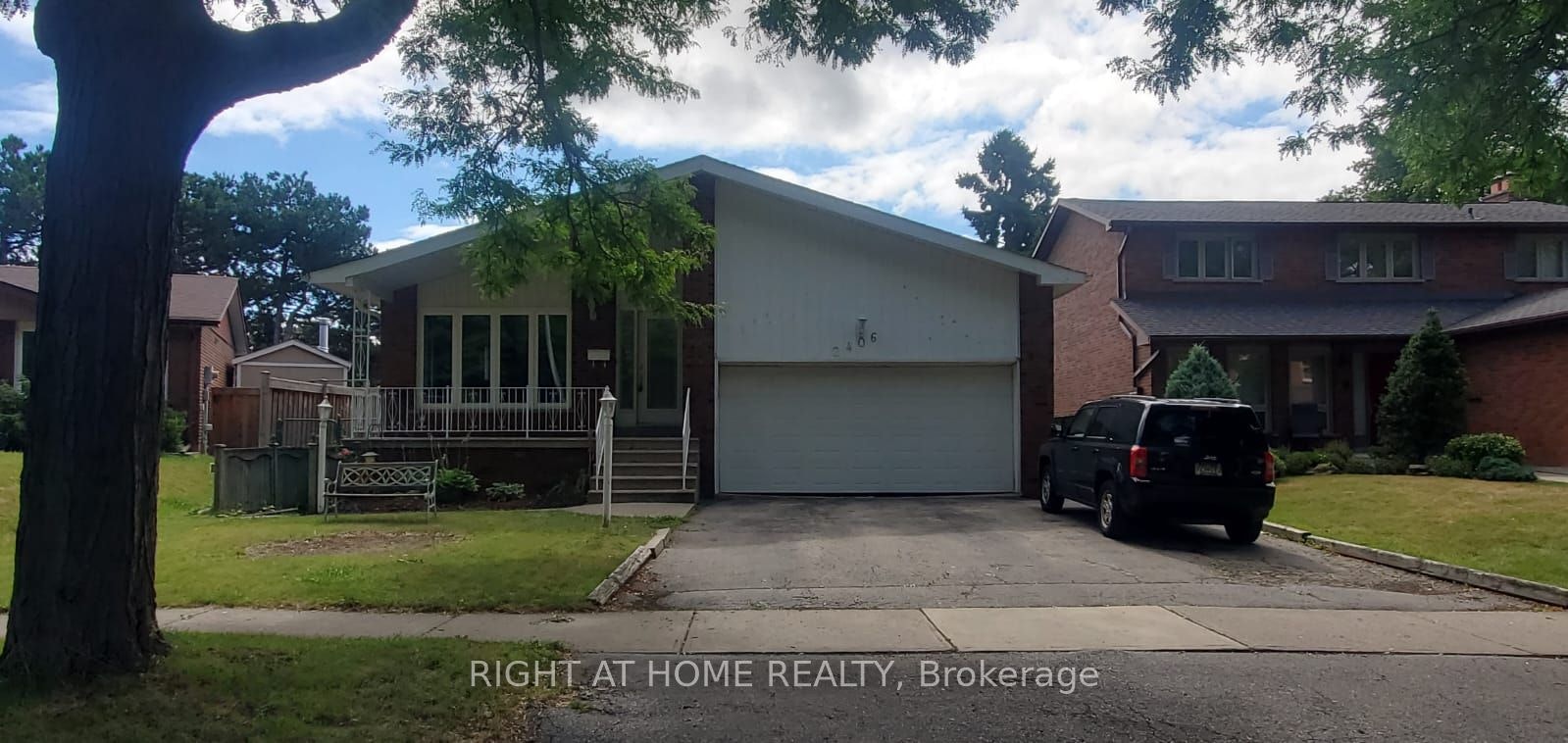 2406 Poplar Crescent, Mississauga, ON, L5J 4H3 - 2