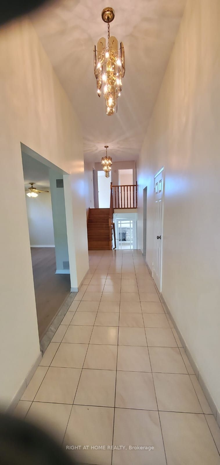 2406 Poplar Crescent, Mississauga, ON, L5J 4H3 - 4