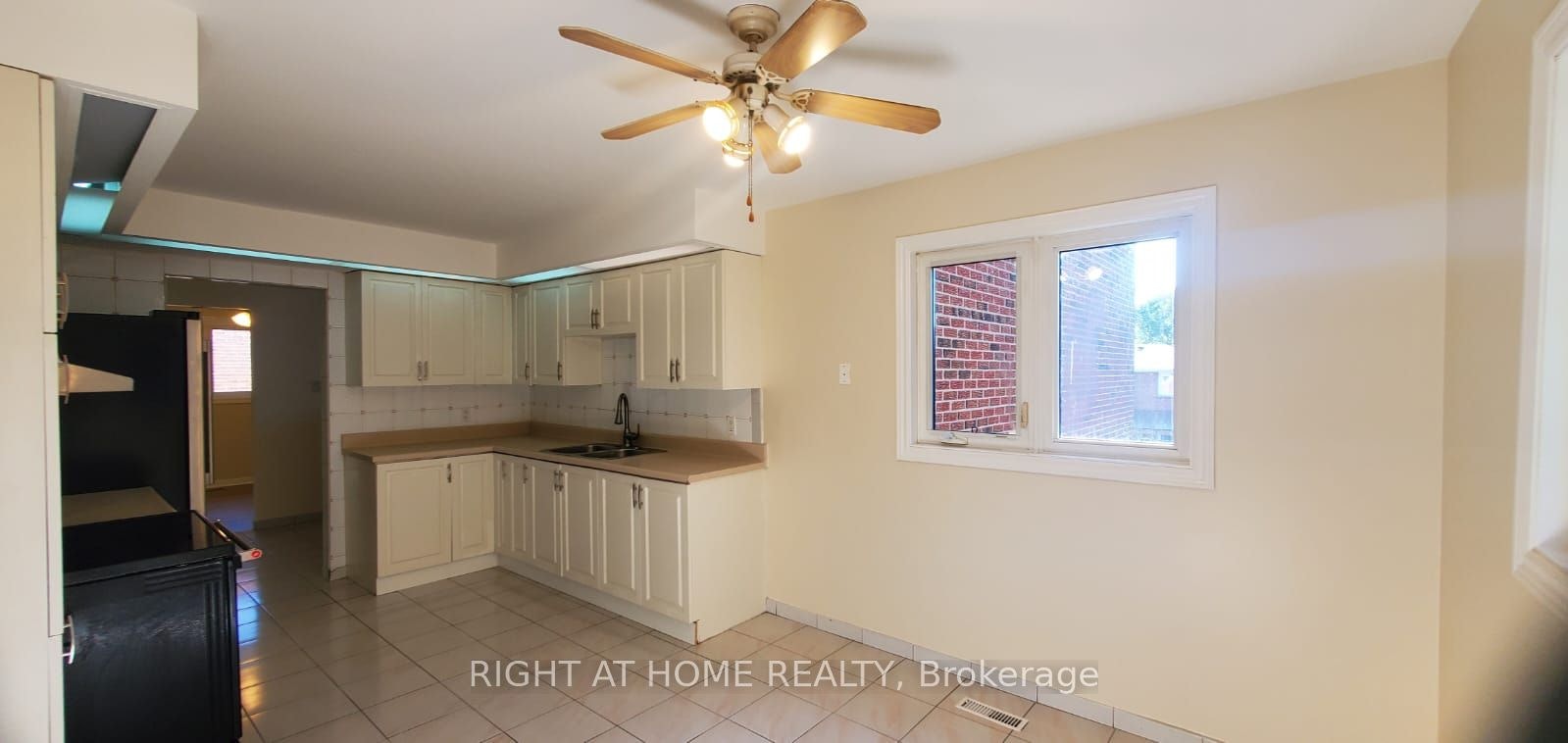 2406 Poplar Crescent, Mississauga, ON, L5J 4H3 - 8