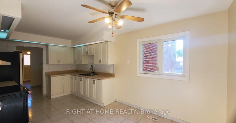 2406 Poplar Crescent, Mississauga, ON, L5J 4H3 - 8