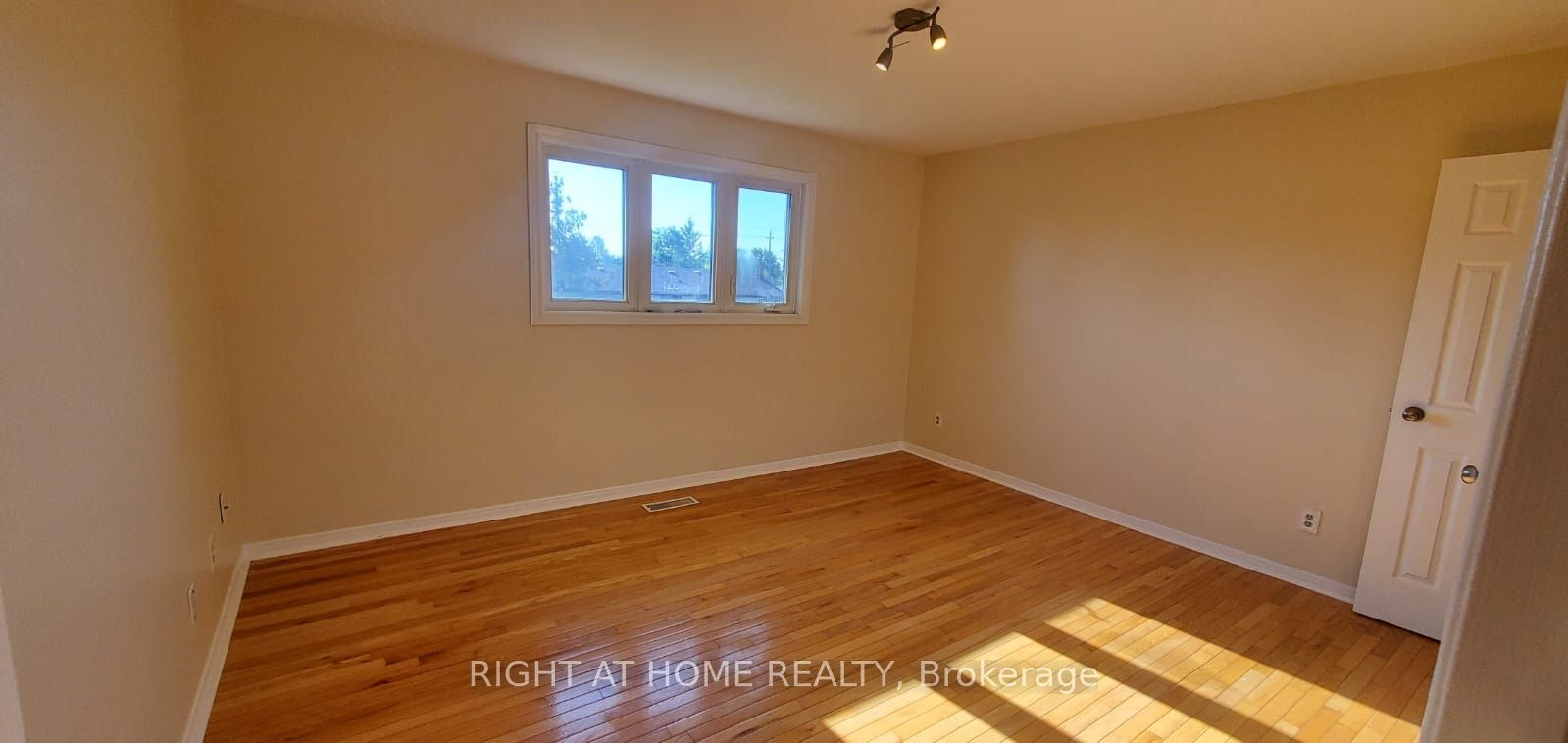 2406 Poplar Crescent, Mississauga, ON, L5J 4H3 - 15