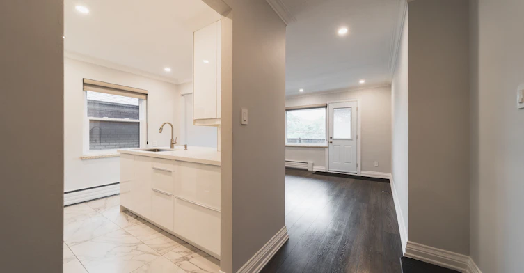 7-237 Melrose Street, Toronto, ON, M8Y 1B8 - 9