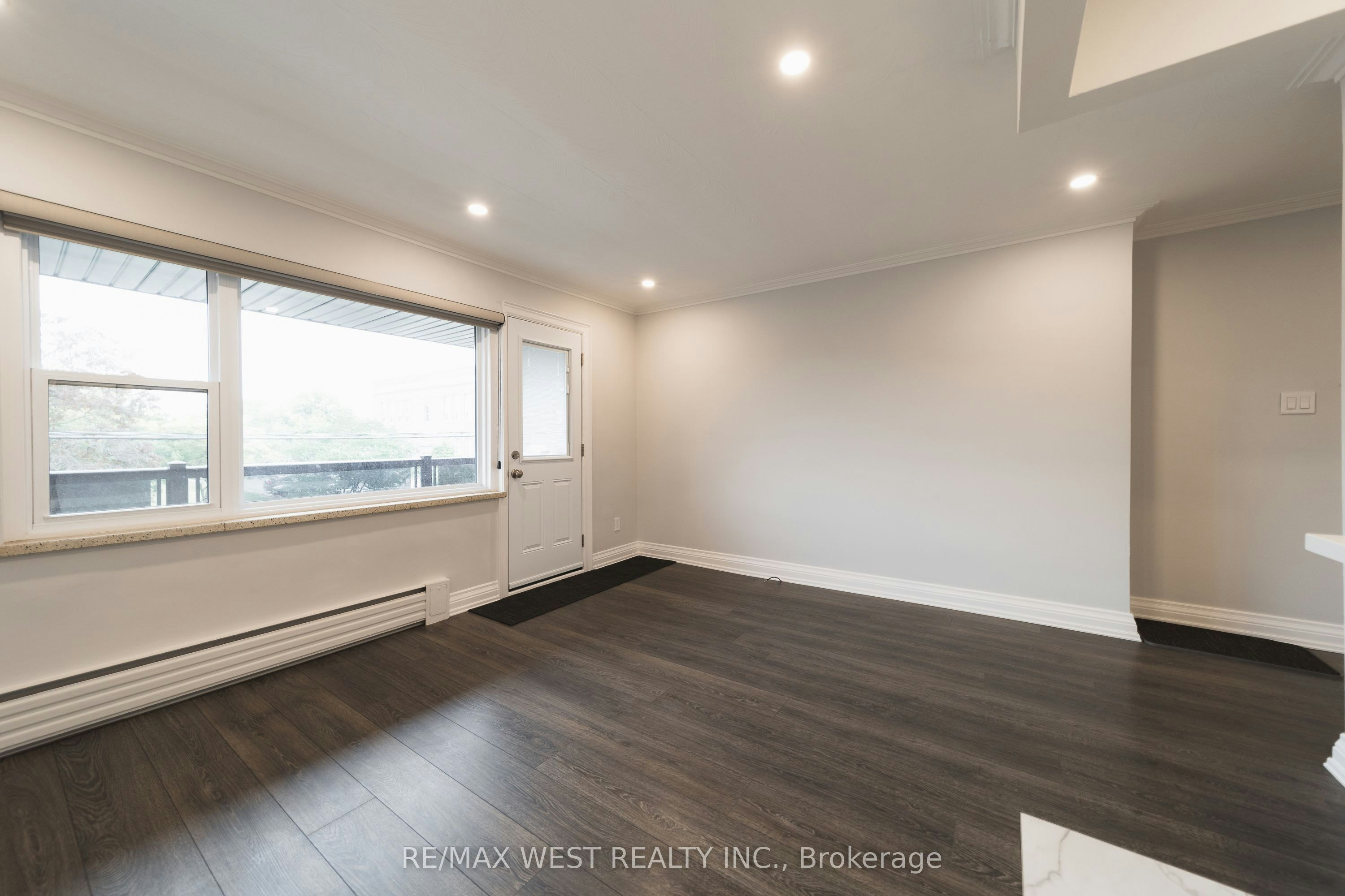 7-237 Melrose Street, Toronto, ON, M8Y 1B8 - 5