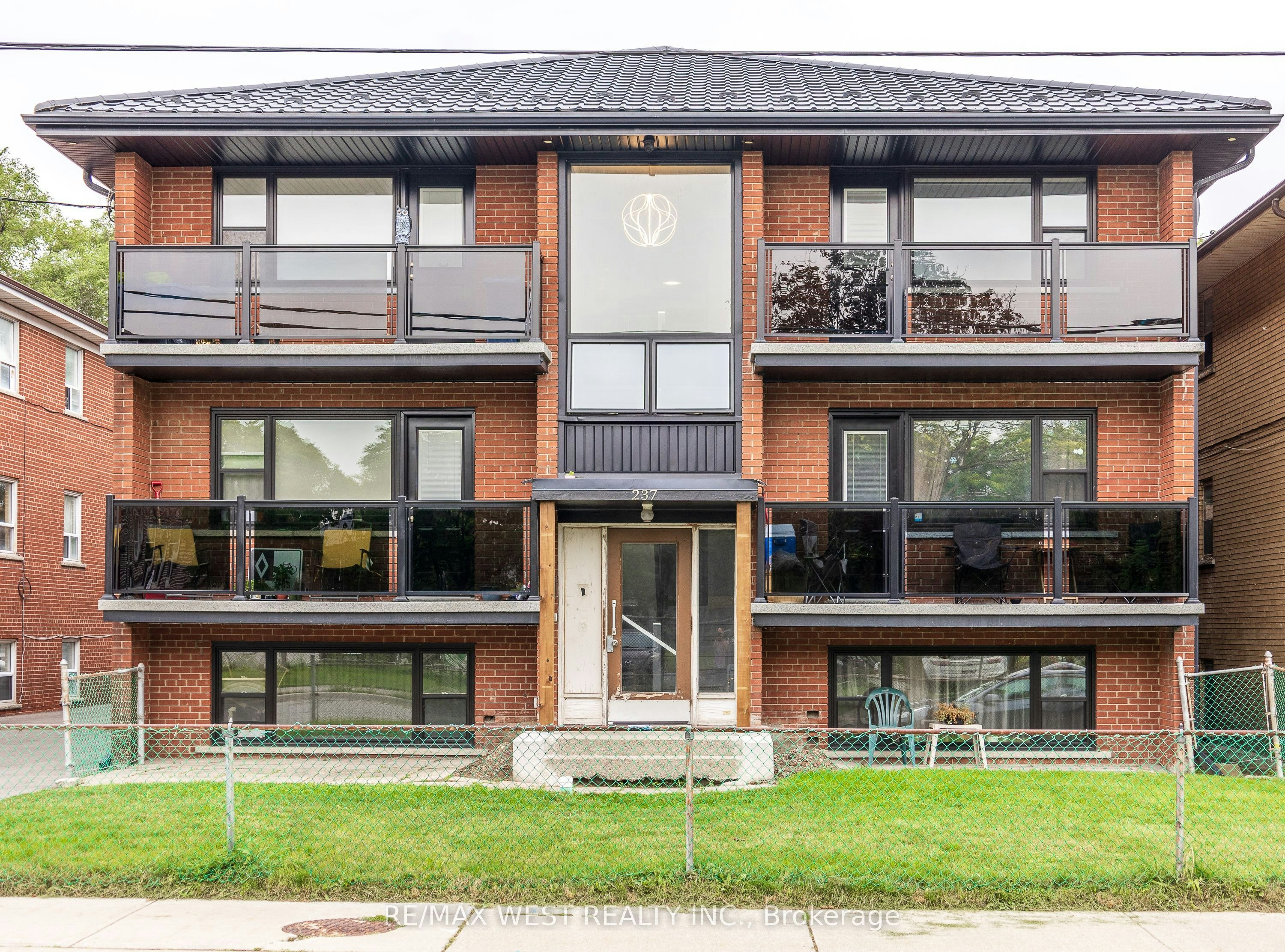 7-237 Melrose Street, Toronto, ON, M8Y 1B8 - 19
