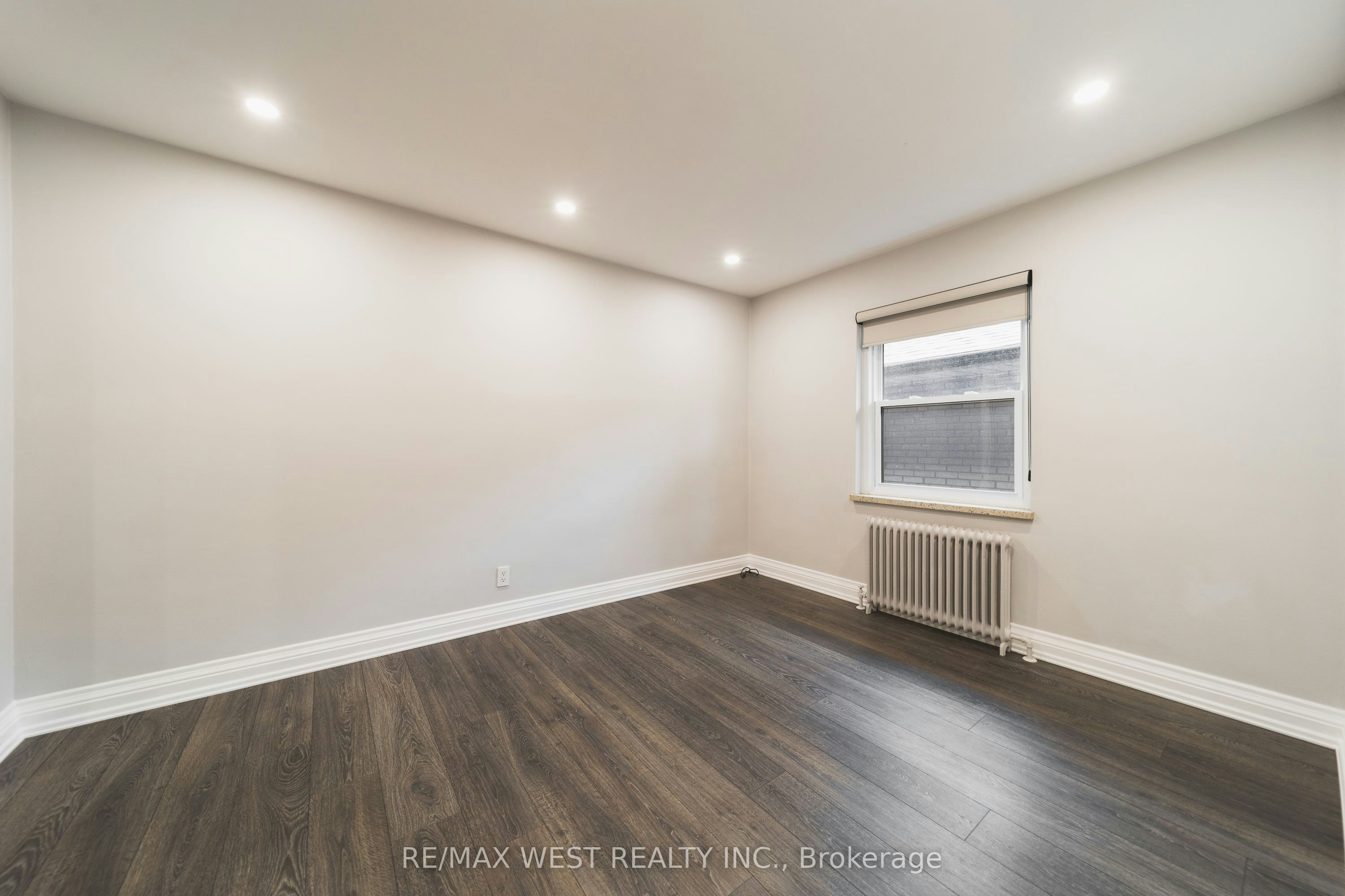 7-237 Melrose Street, Toronto, ON, M8Y 1B8 - 11