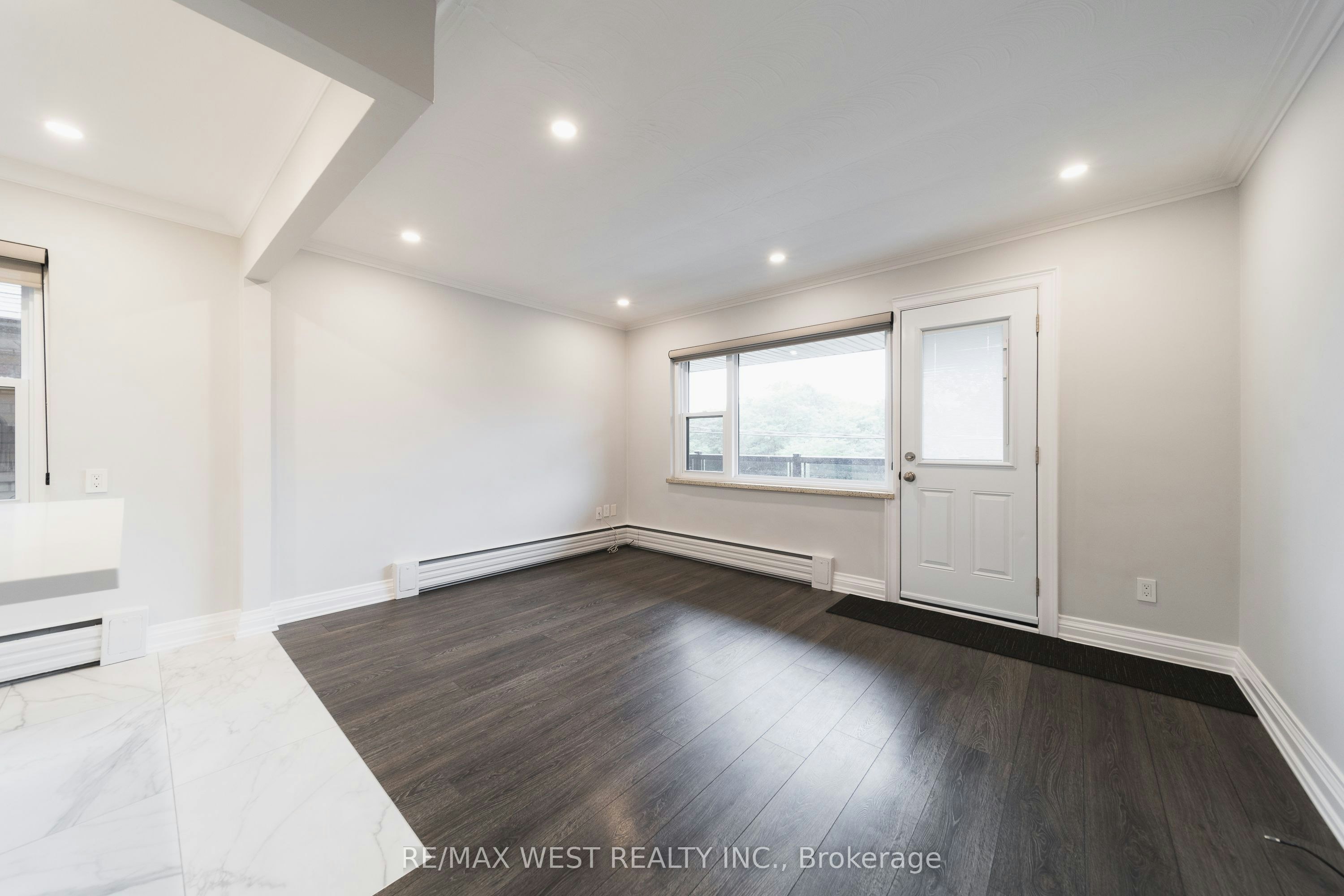 7-237 Melrose Street, Toronto, ON, M8Y 1B8 - 4