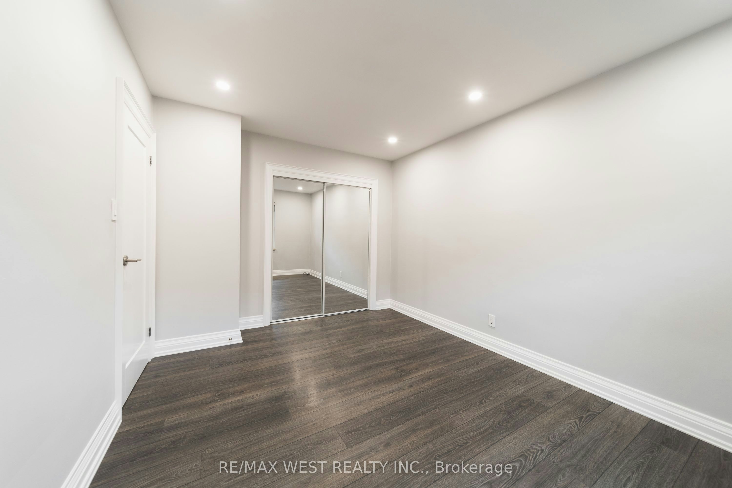 7-237 Melrose Street, Toronto, ON, M8Y 1B8 - 12