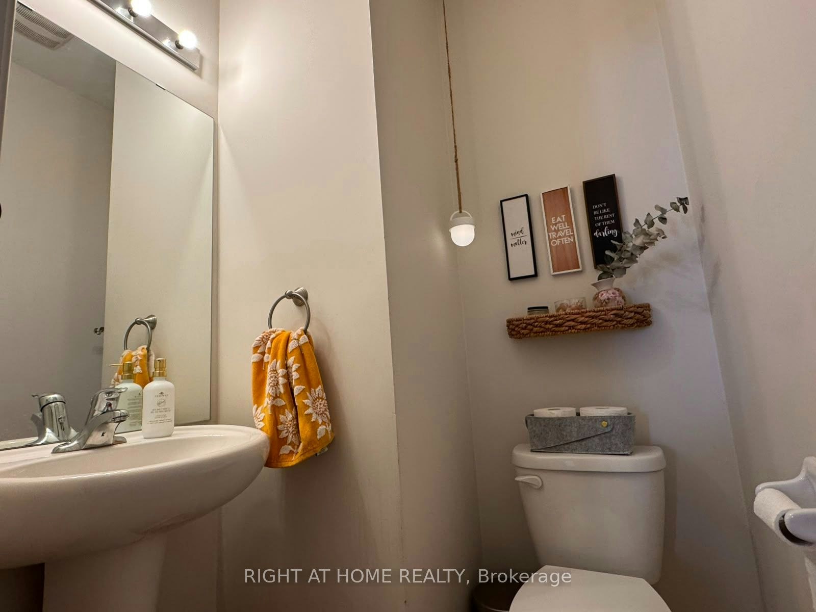 31 Edward Horton Crescent, Toronto, ON, M8Z 0E7 - 9