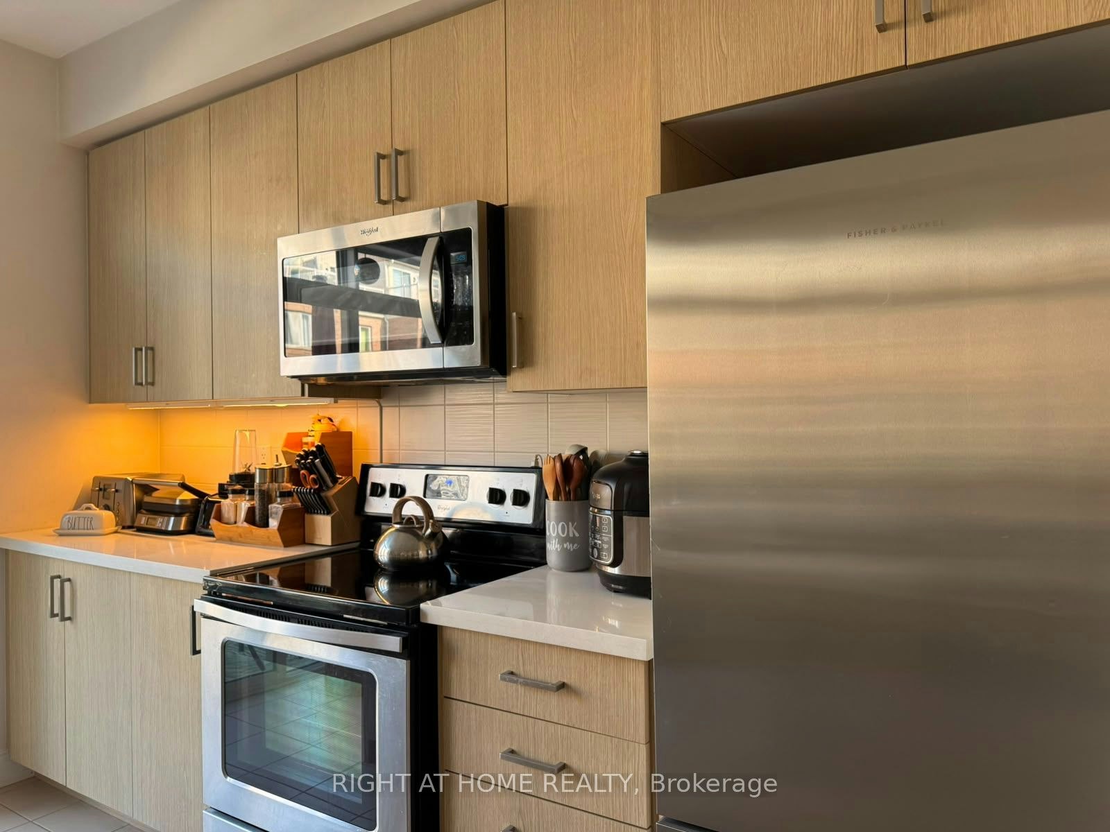 31 Edward Horton Crescent, Toronto, ON, M8Z 0E7 - 3