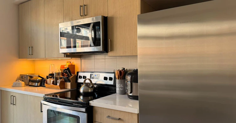 31 Edward Horton Crescent, Toronto, ON, M8Z 0E7 - 3