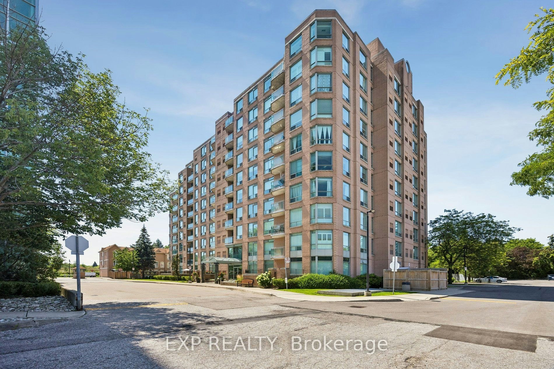 311-190 Manitoba Street, Toronto, ON, M8Y 3Y8