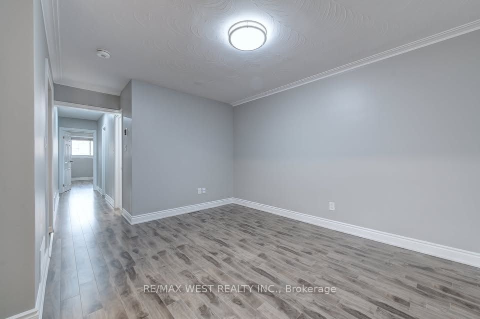 Main Lvl-16 Hasbrooke Drive, Toronto, ON, M9L 1A1 - 7