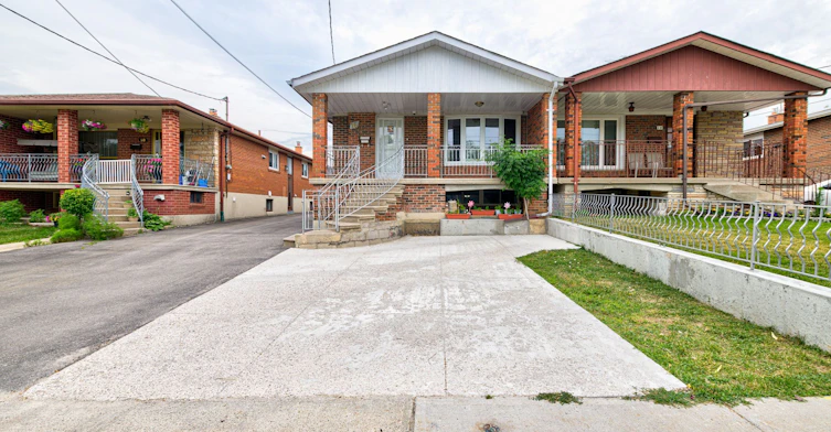 Main Lvl-16 Hasbrooke Drive, Toronto, ON, M9L 1A1