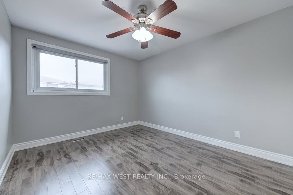 Main Lvl-16 Hasbrooke Drive, Toronto, ON, M9L 1A1 - 14