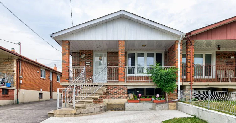 Main Lvl-16 Hasbrooke Drive, Toronto, ON, M9L 1A1 - 3