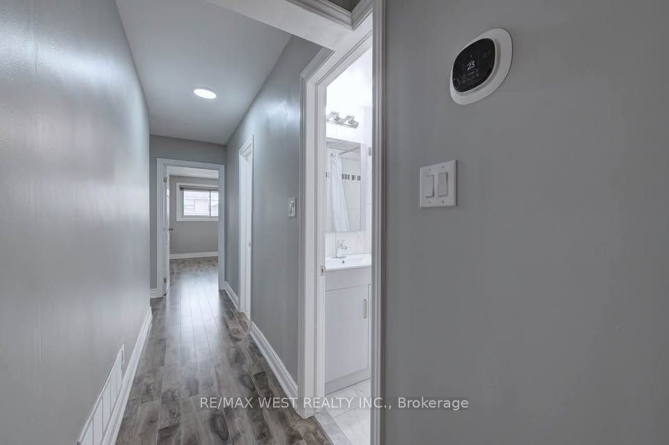Main Lvl-16 Hasbrooke Drive, Toronto, ON, M9L 1A1 - 8