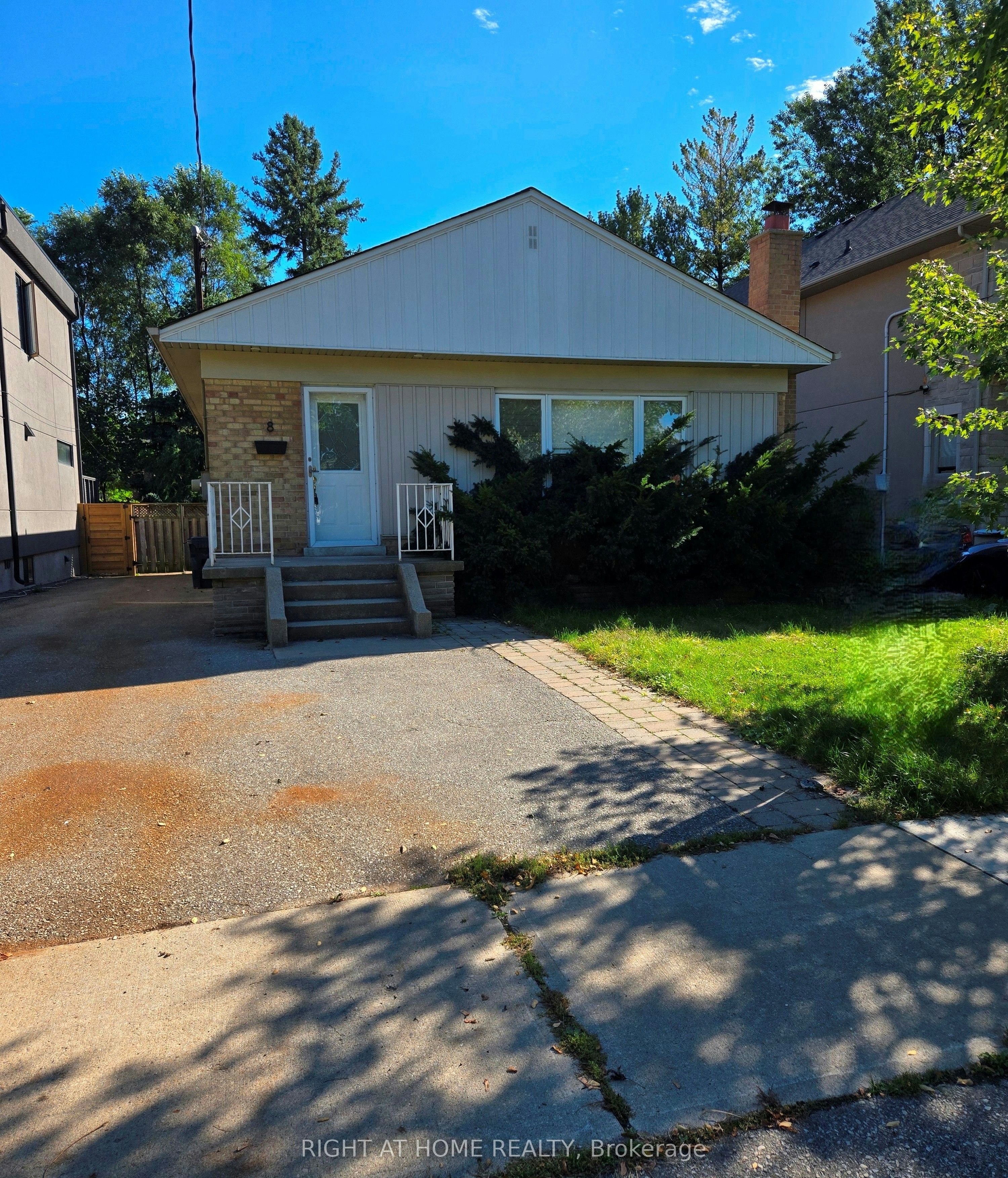 8 Northampton Drive, Toronto, ON, M9B 4S6