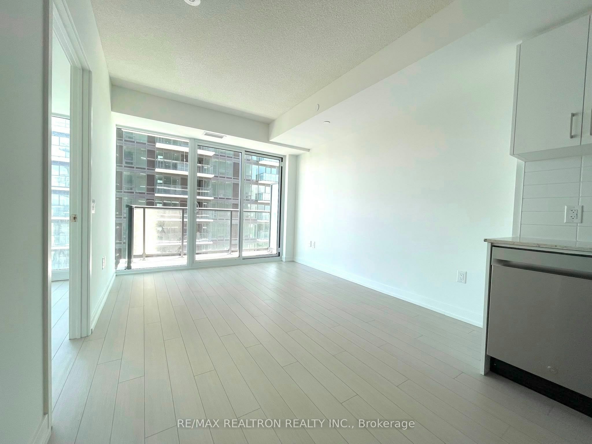 1305-4010 Eglinton Avenue W, Toronto, ON, M9A 0G5 - 9