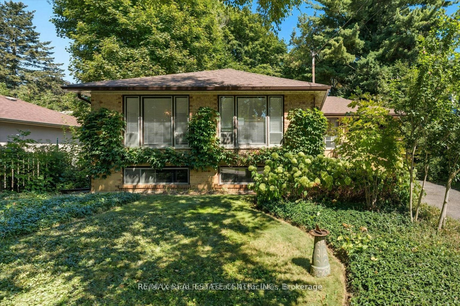 upper-1229 Welwyn Drive, Mississauga, ON, L5J 3J5