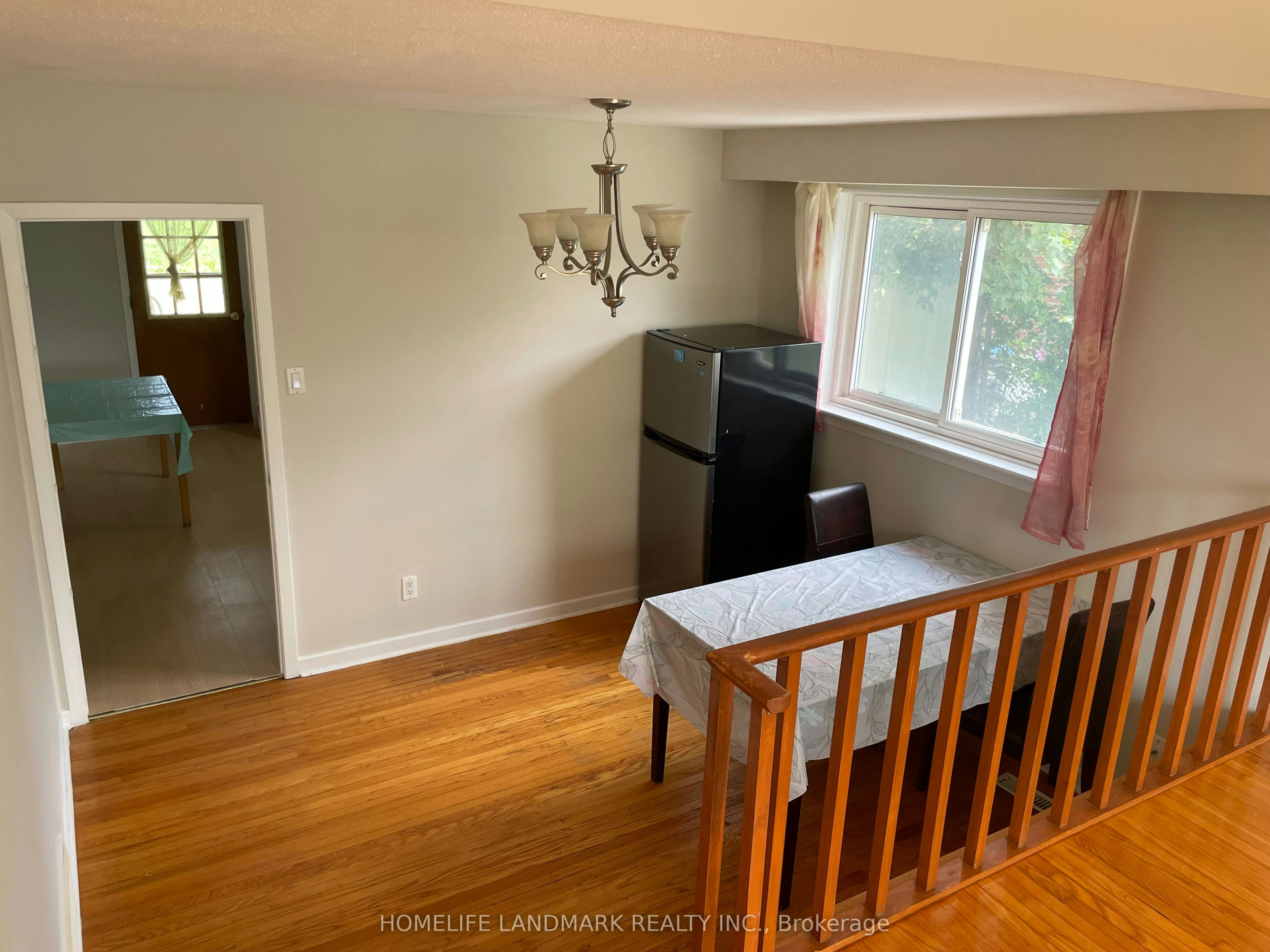 1245 Shamir Crescent, Mississauga, ON, L5C 1L2 - 5