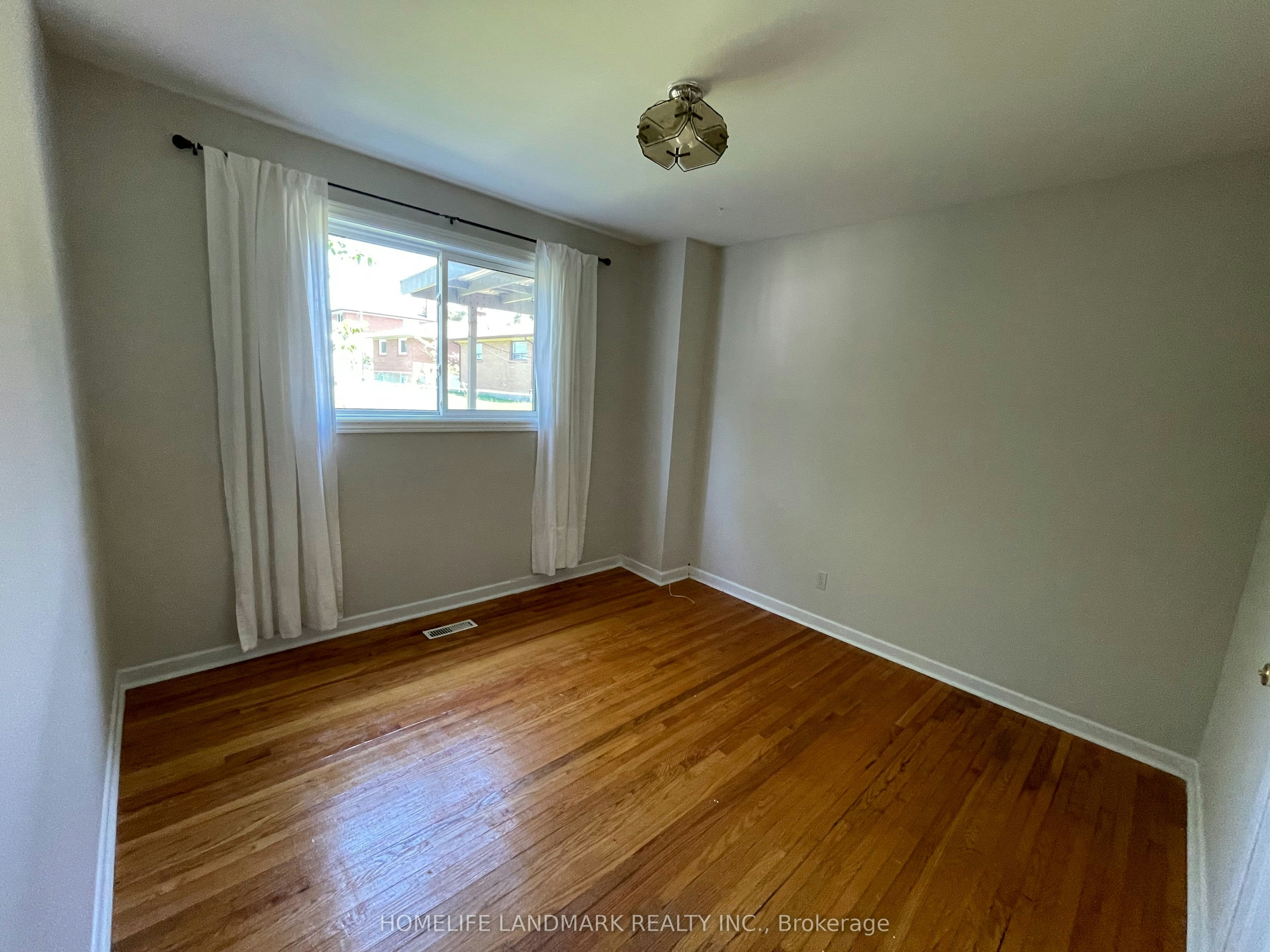 1245 Shamir Crescent, Mississauga, ON, L5C 1L2 - 9