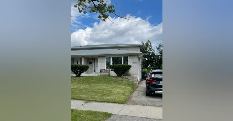 1245 Shamir Crescent, Mississauga, ON, L5C 1L2