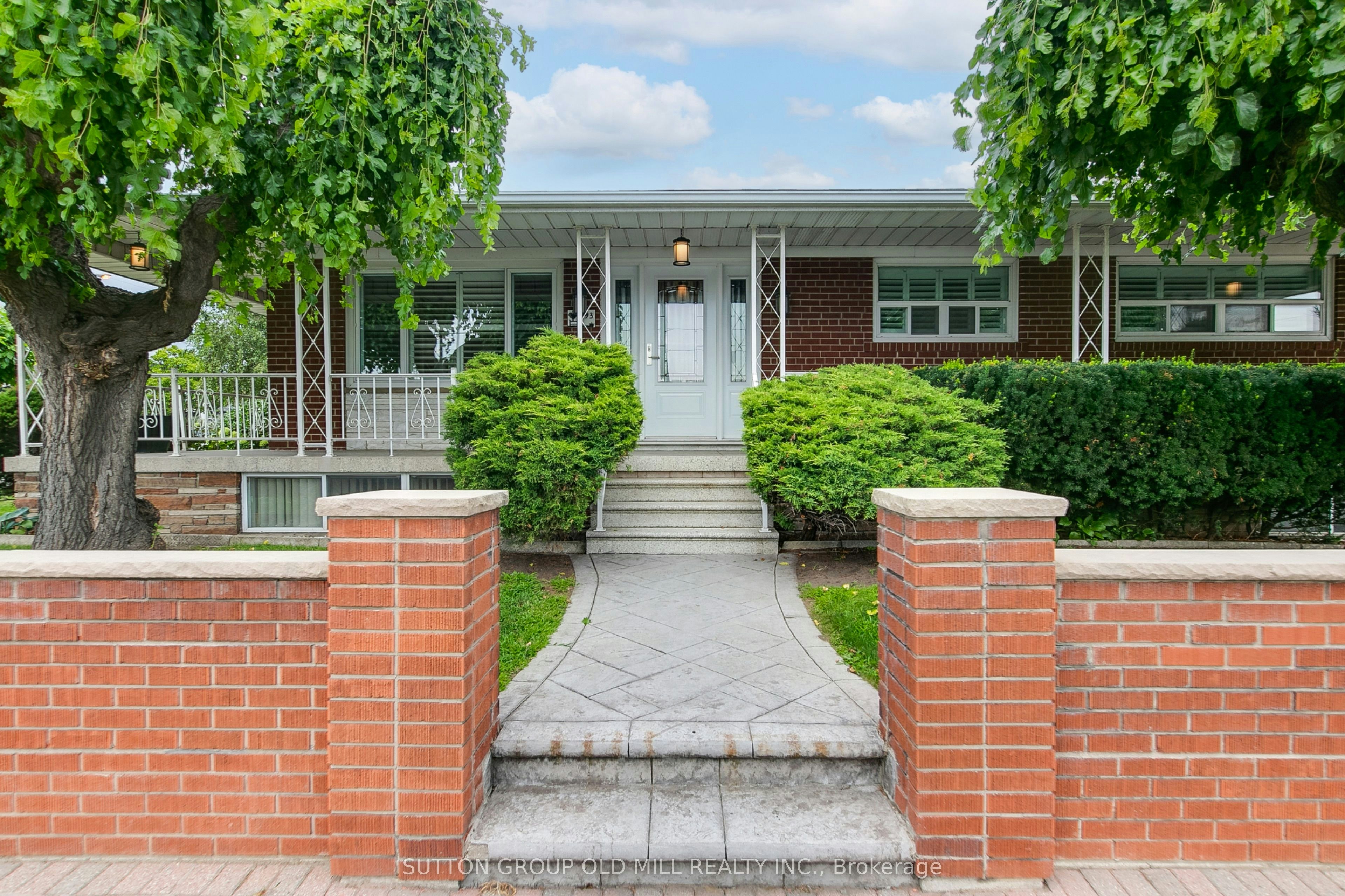 993 Islington Avenue, Toronto, ON, M8Z 4R1