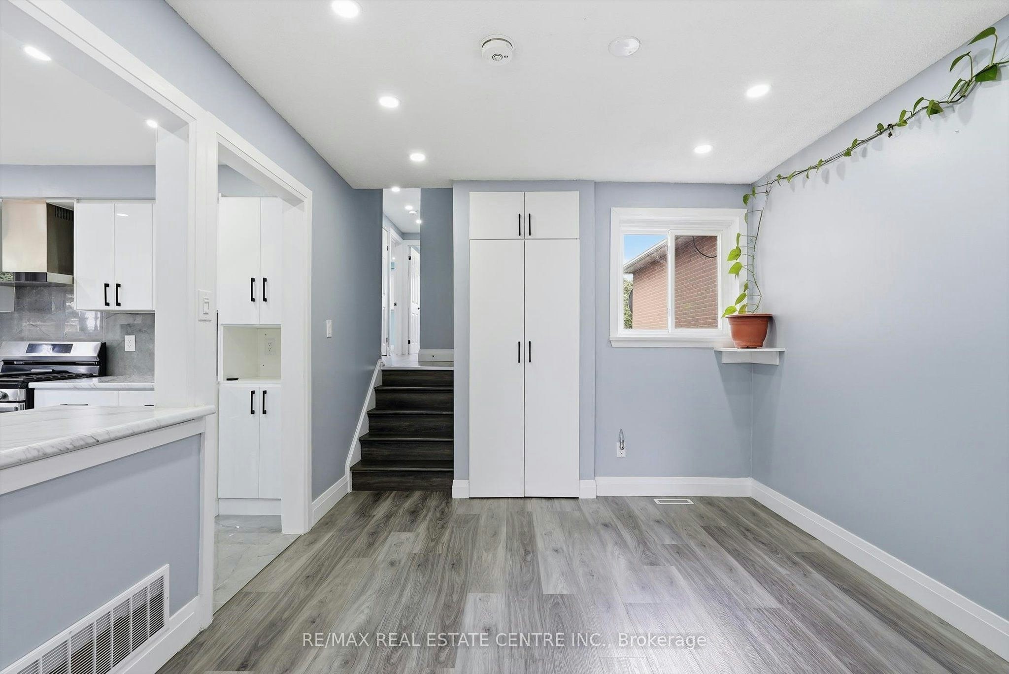 Main-33 Garside Crescent, Brampton, ON, L6S 1H5 - 6