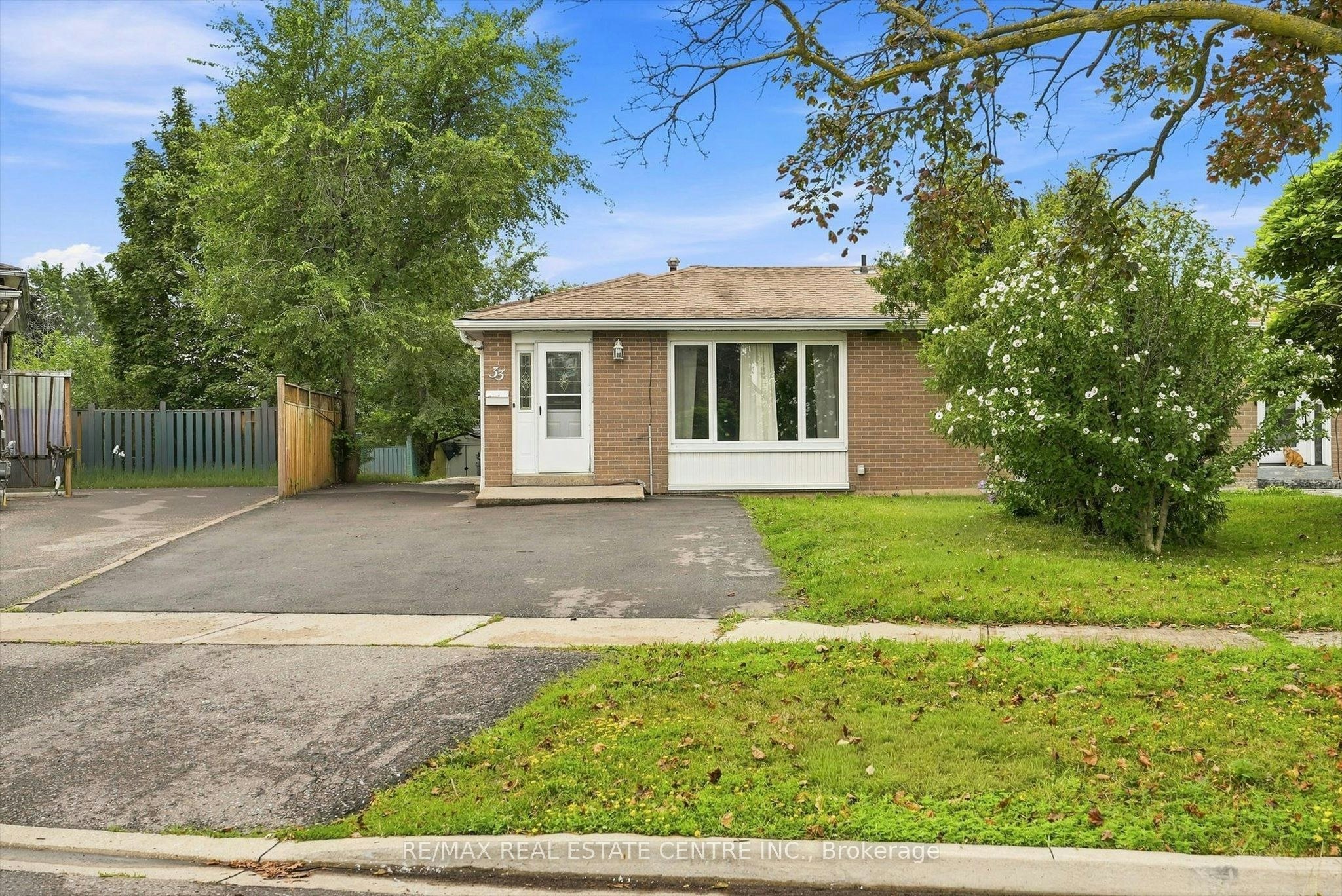 Main-33 Garside Crescent, Brampton, ON, L6S 1H5 - 2