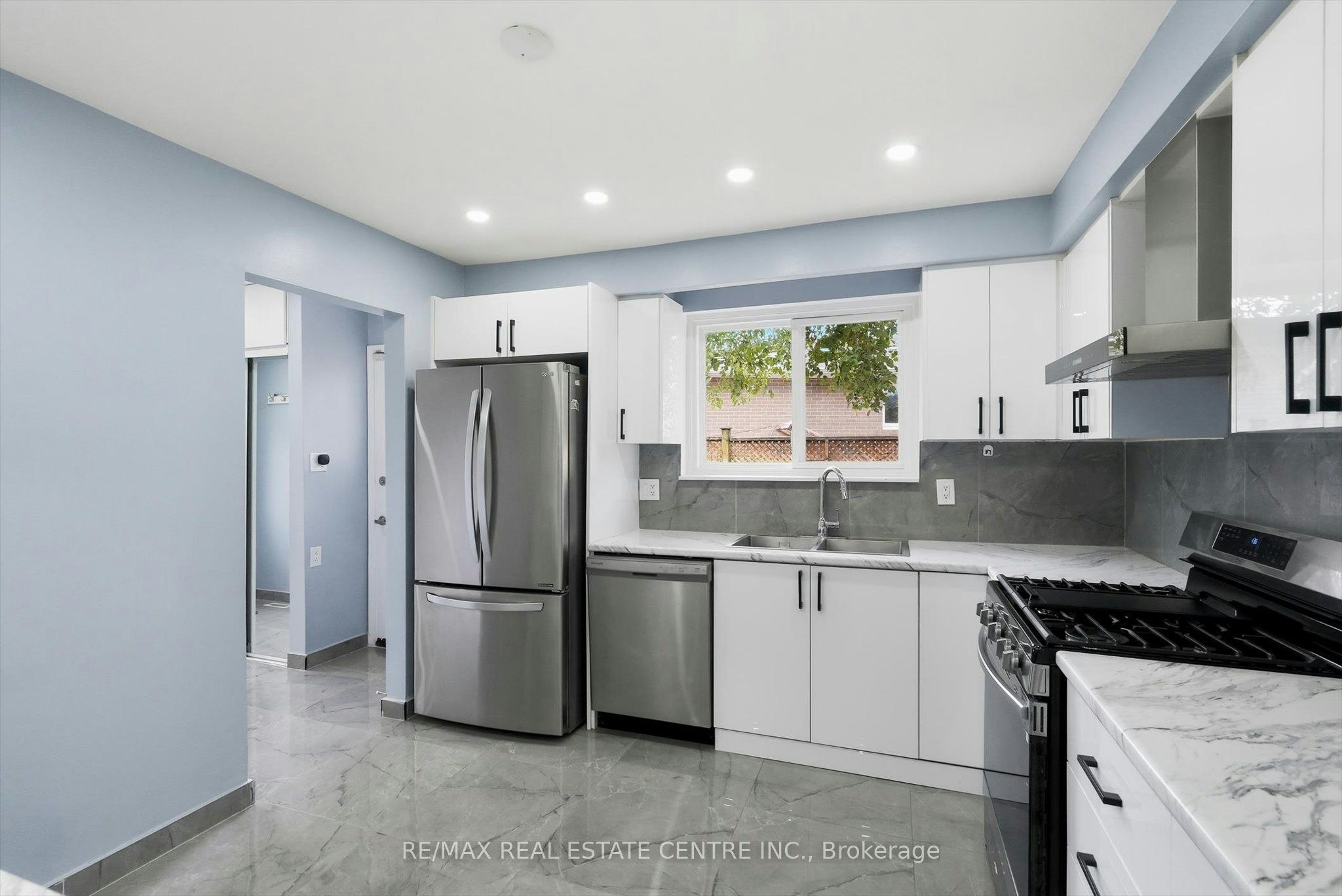 Main-33 Garside Crescent, Brampton, ON, L6S 1H5 - 9