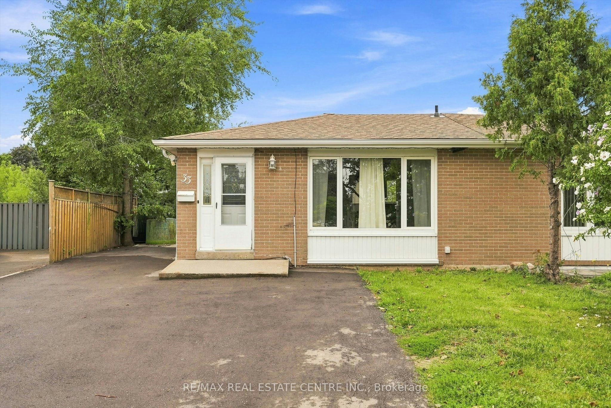 Main-33 Garside Crescent, Brampton, ON, L6S 1H5