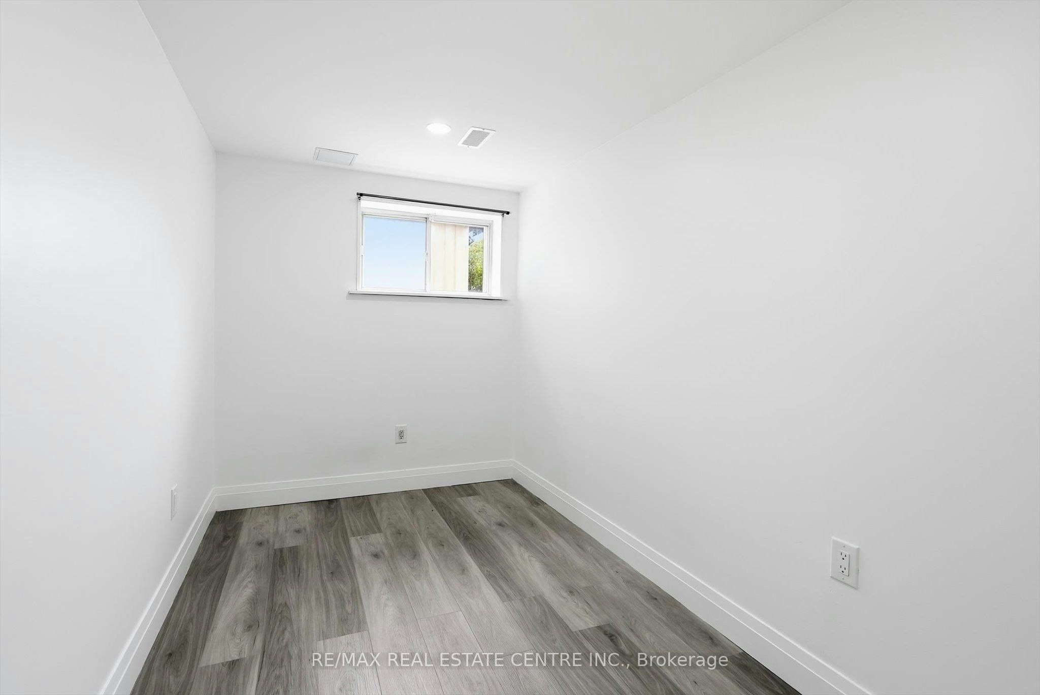Lower-33 Garside Crescent, Brampton, ON, L6S 1H5 - 11