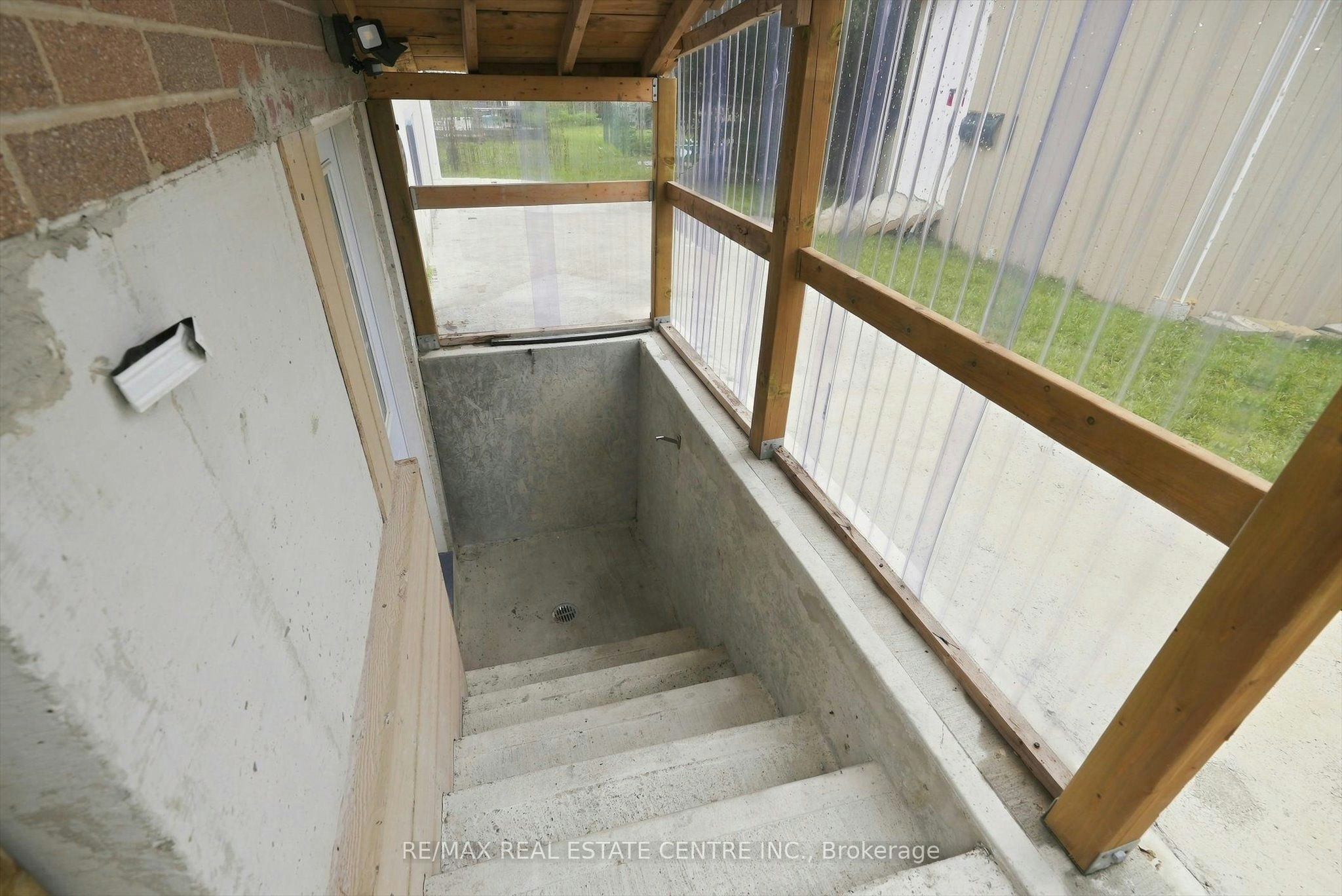 Lower-33 Garside Crescent, Brampton, ON, L6S 1H5 - 4
