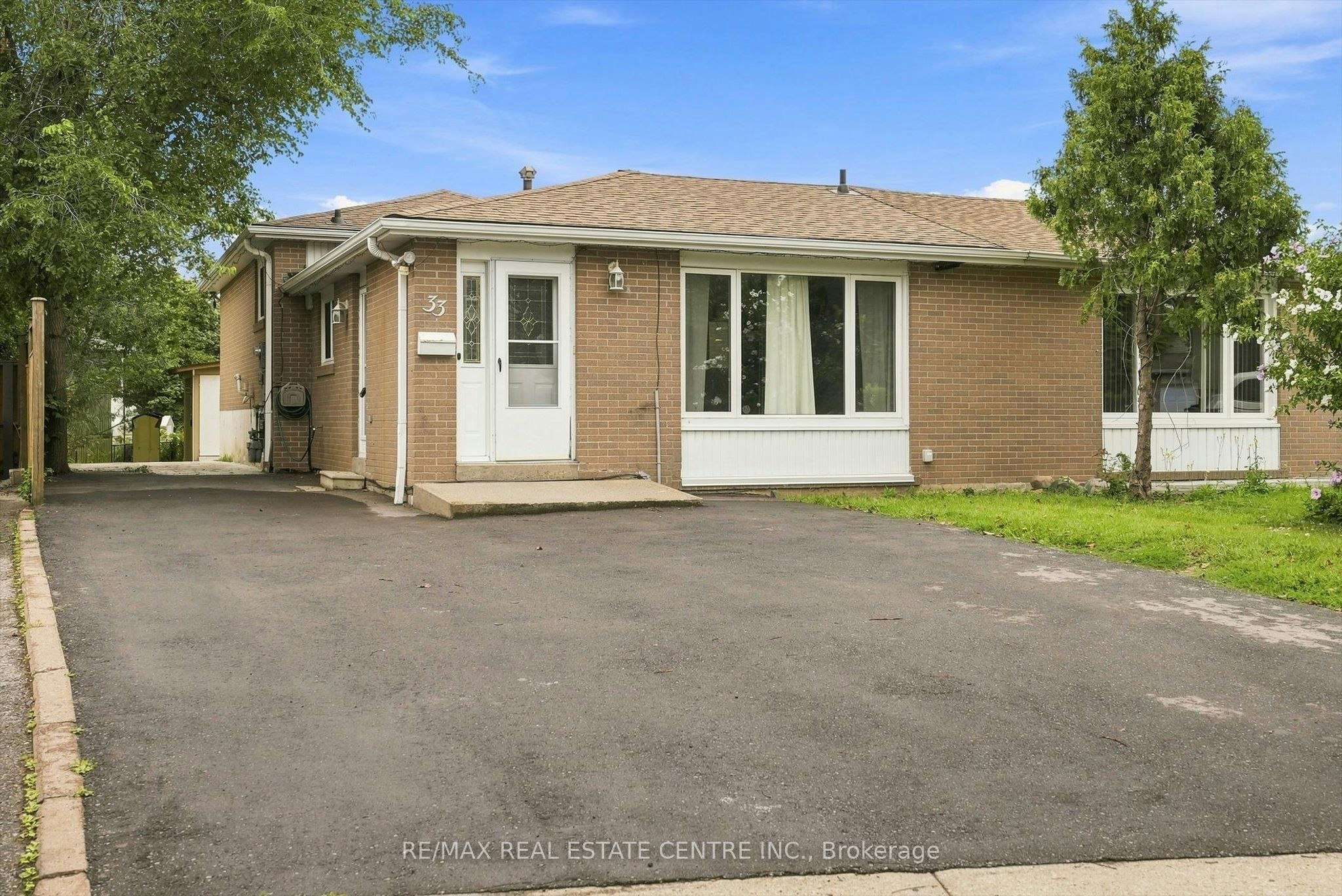 Lower-33 Garside Crescent, Brampton, ON, L6S 1H5 - 2