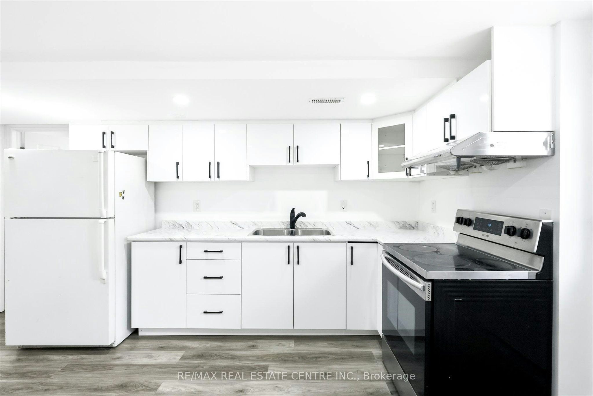 Lower-33 Garside Crescent, Brampton, ON, L6S 1H5 - 8