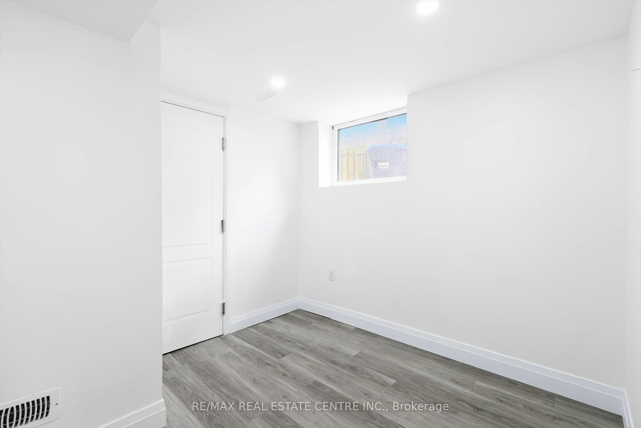 Lower-33 Garside Crescent, Brampton, ON, L6S 1H5 - 13