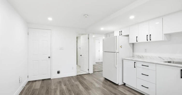 Lower-33 Garside Crescent, Brampton, ON, L6S 1H5 - 5