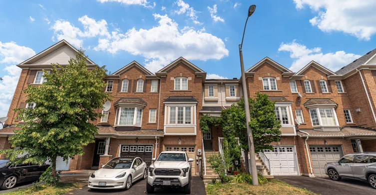 3-250 Richvale Drive S, Brampton, ON, L6Z 4W2