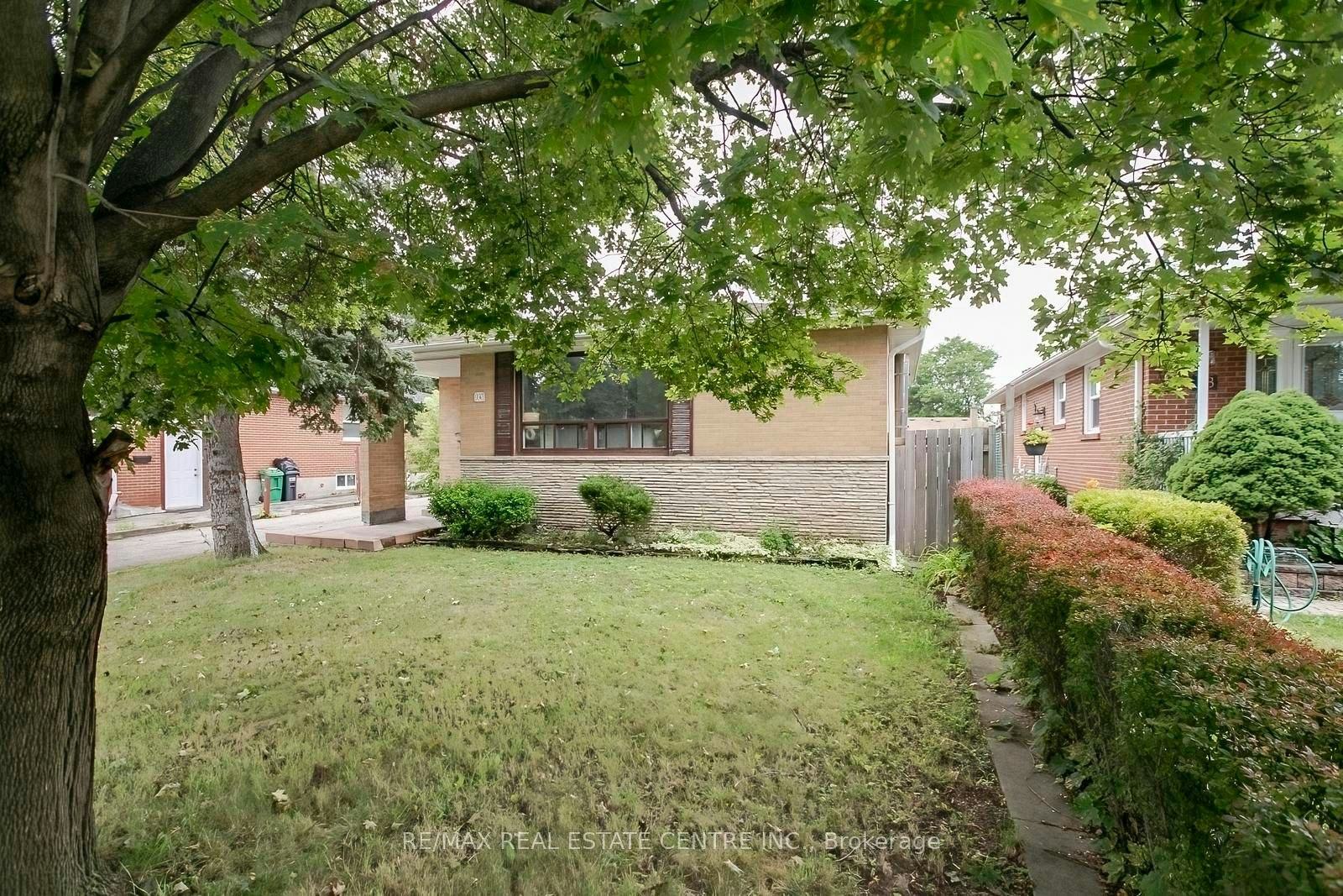 16 Mclaughlin Road N, Brampton, ON, L6X 1Y5