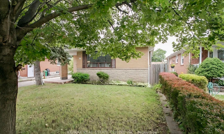 16 Mclaughlin Road N