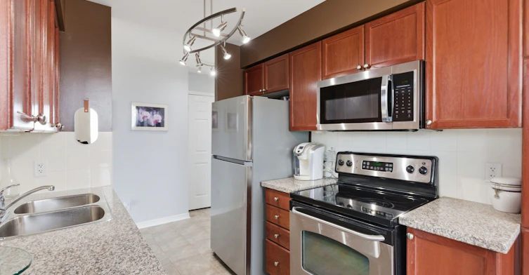 104-4889 Kimbermount Avenue, Mississauga, ON, L5M 7R9 - 5