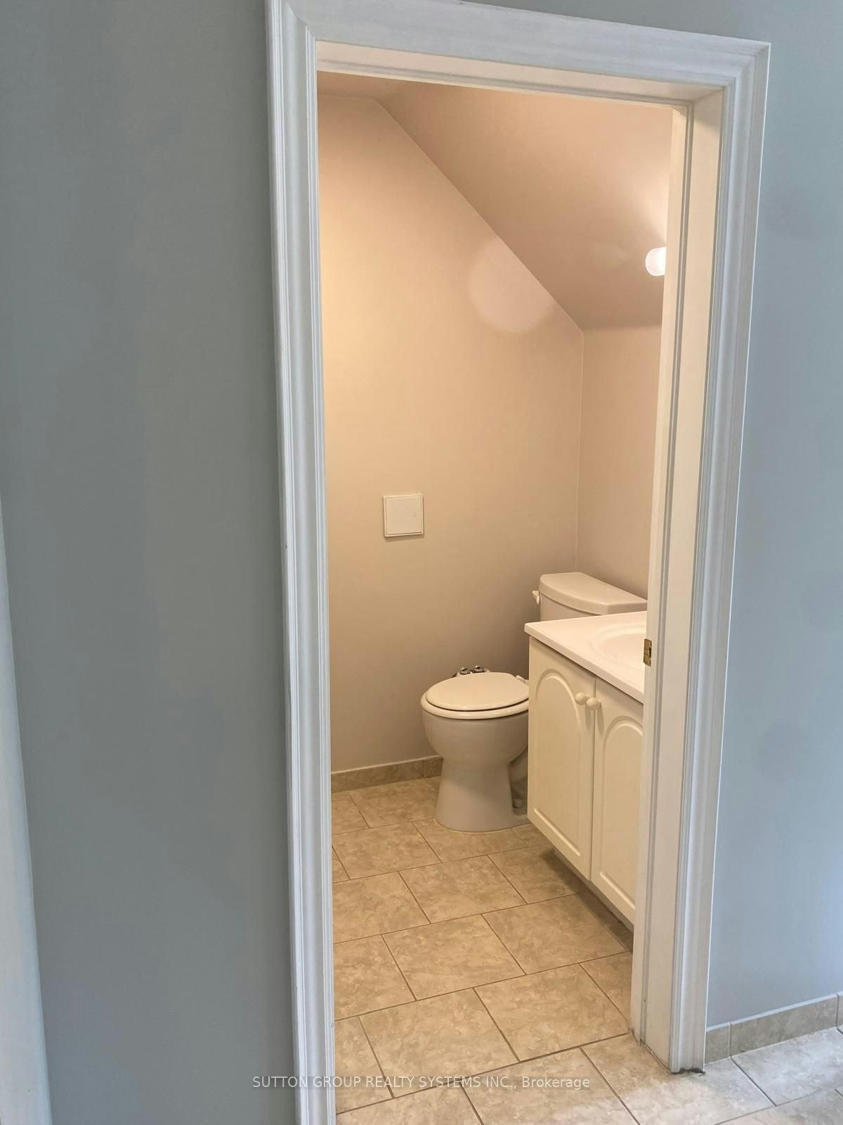 Main Level-8879 Heritage Road, Brampton, ON, L6Y 0E4 - 9