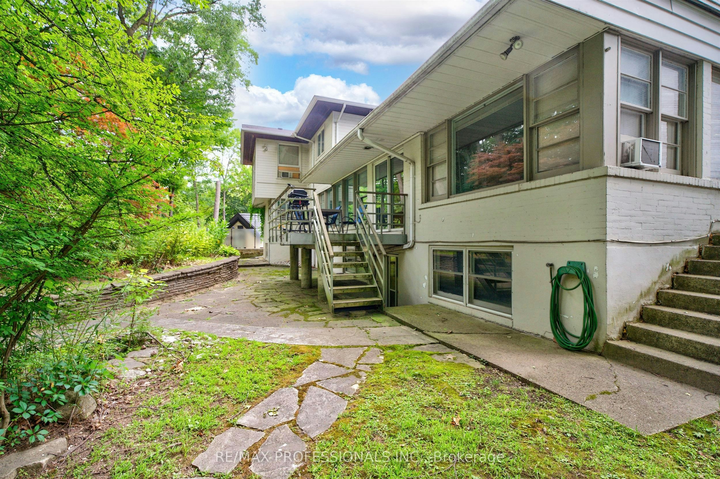 89 Valecrest Drive, Toronto, ON, M9A 4P5 - 32