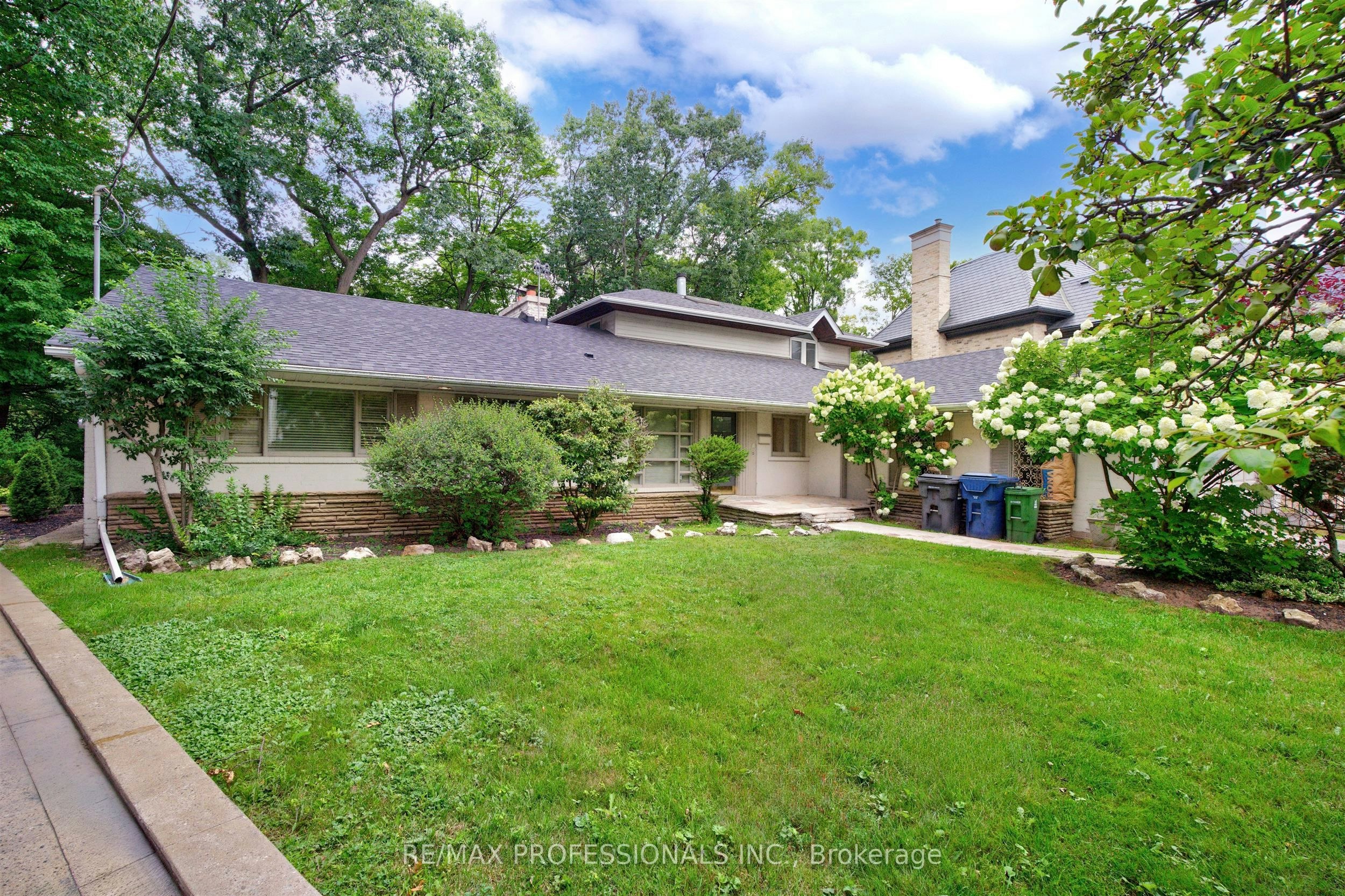 89 Valecrest Drive, Toronto, ON, M9A 4P5 - 2